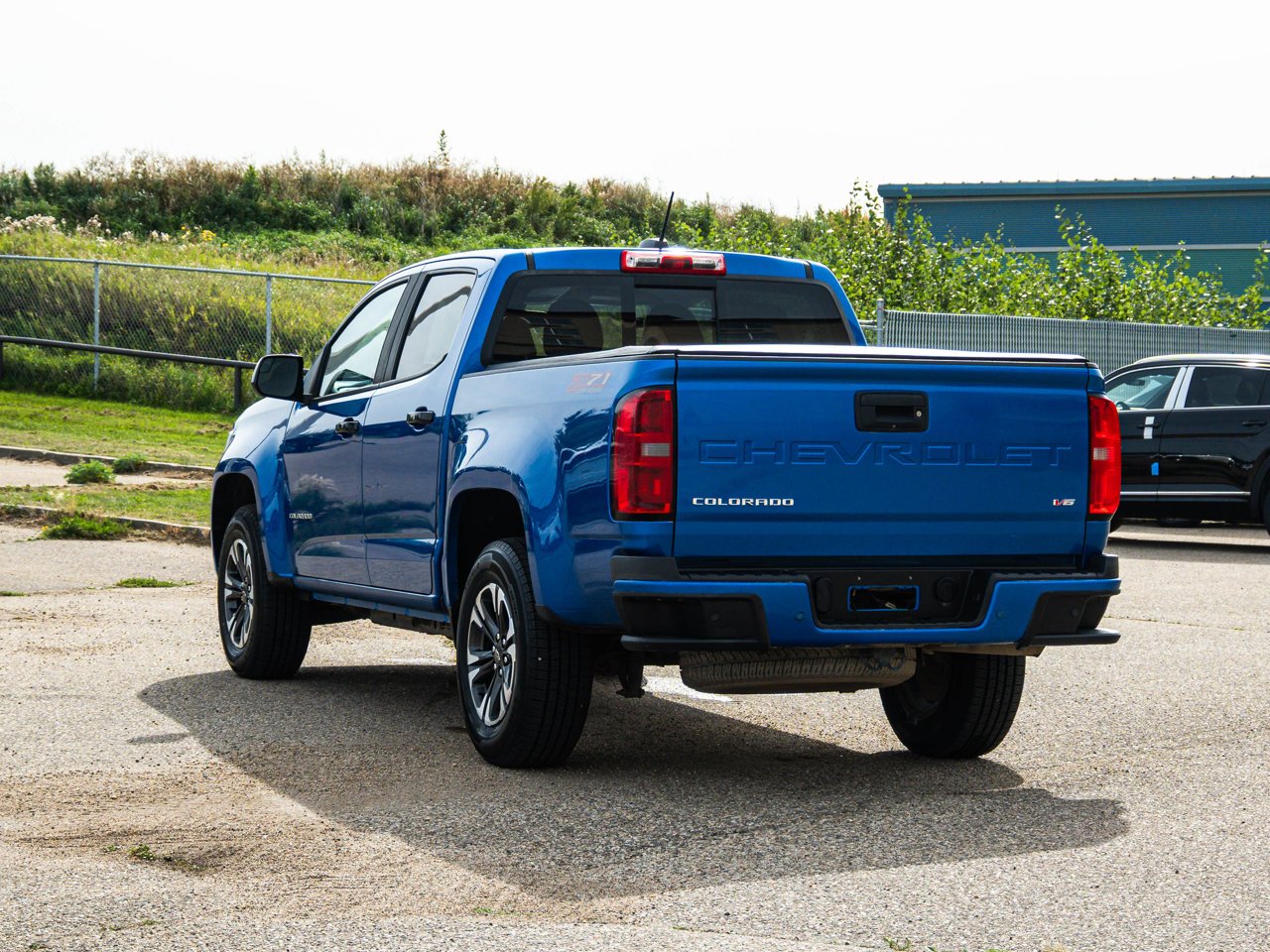 2021 Chevrolet Colorado 4WD Crew Cab 128 Z71 Blue Sherwood Park - photo #11