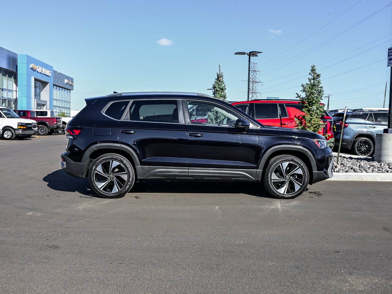 2025 Volkswagen Taos Comfortline 4MOTION Black Sherwood Park - photo #14