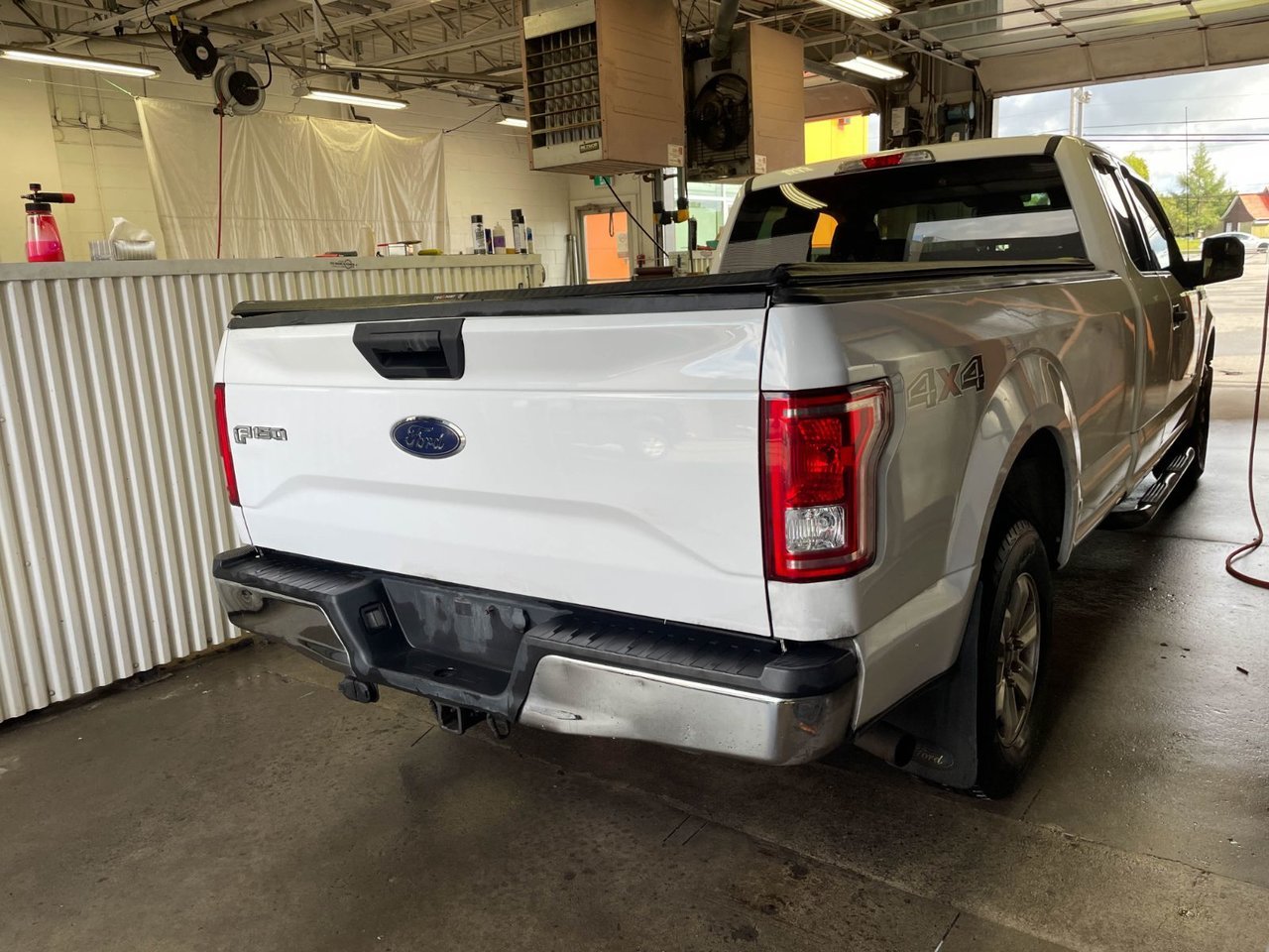 Ford F-150 XLT 4X4 3.5L ECOBOOST *BOITE 8 PI* RATIO 3.31 2016 Blanc Saint-Jérôme - photo #7