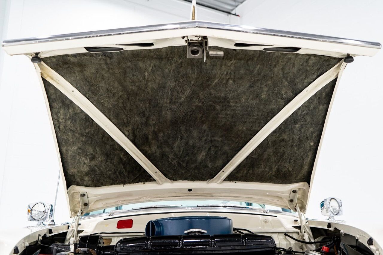 Mercury Monterey **PRIX EN USD** Beautifully presented from former restoration 1956 Blanc Montréal - photo #64