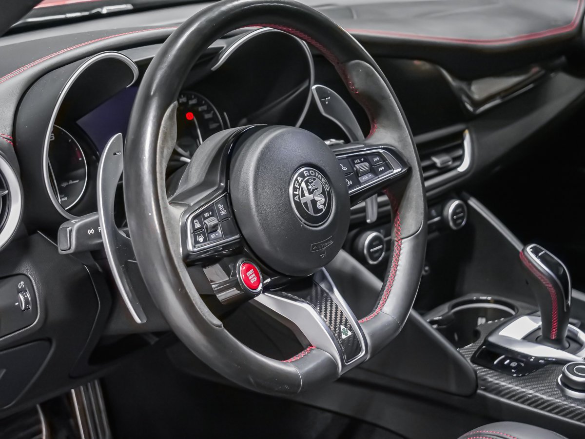 Alfa Romeo Giulia QUADRIFOGLIO CARBON TOIT CARBONE ASSIST CONDUITE 2021 Rouge Montréal - photo #17