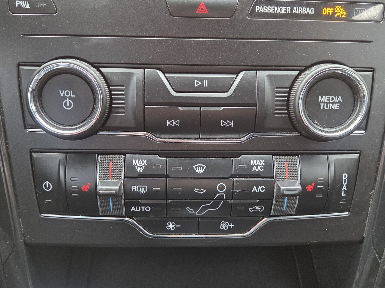 Ford Explorer XLT AWD 2018 Noir Granby - photo #18