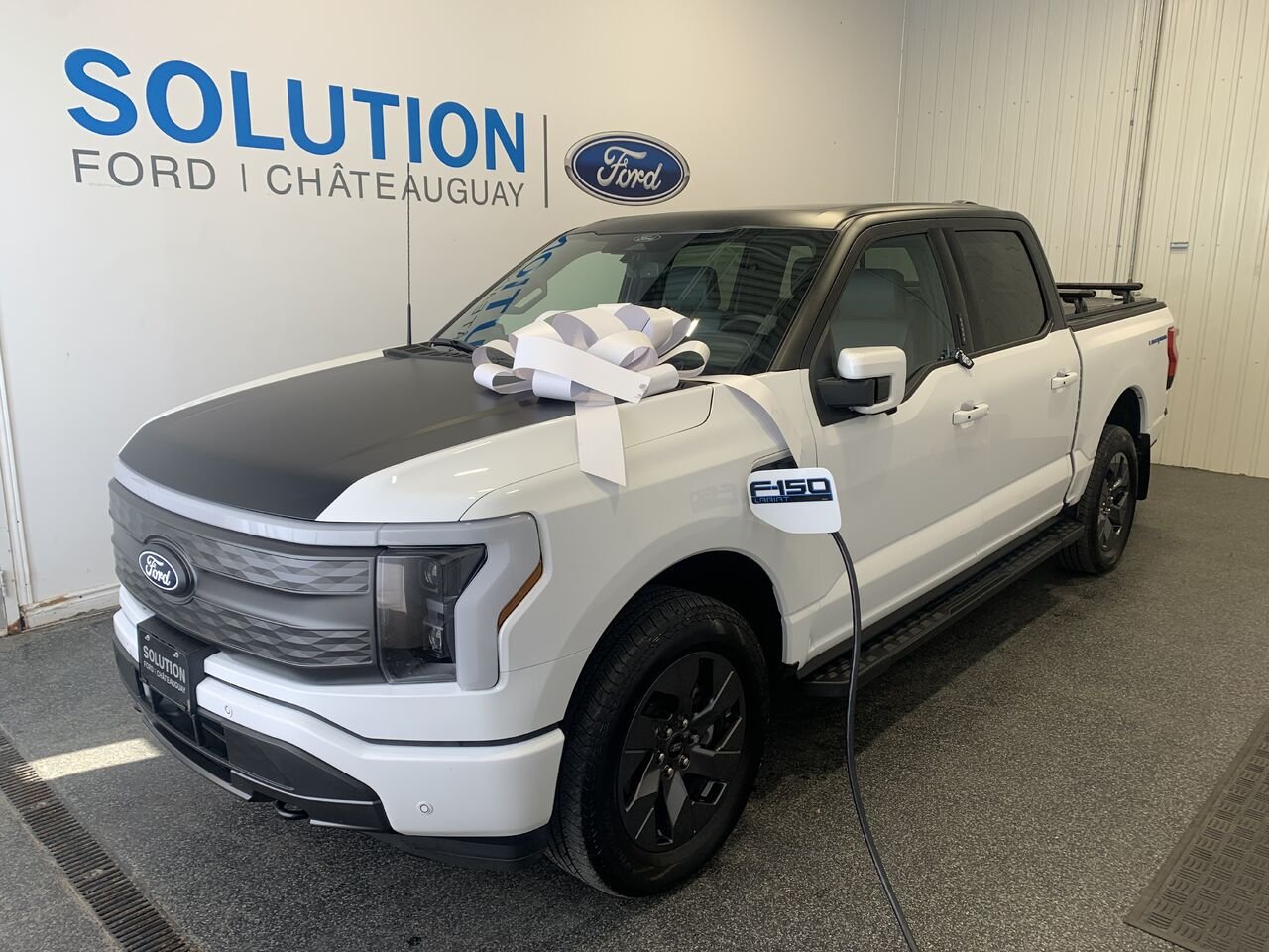 2025 Ford F-150 Lightning LIGHTNING LARIAT CREW CAB White Châteauguay - photo #0