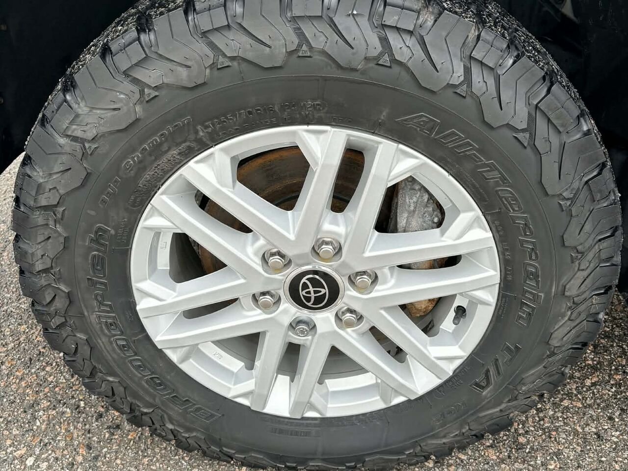 Toyota TUNDRA 2024 Gris Mont-Laurier - photo #9