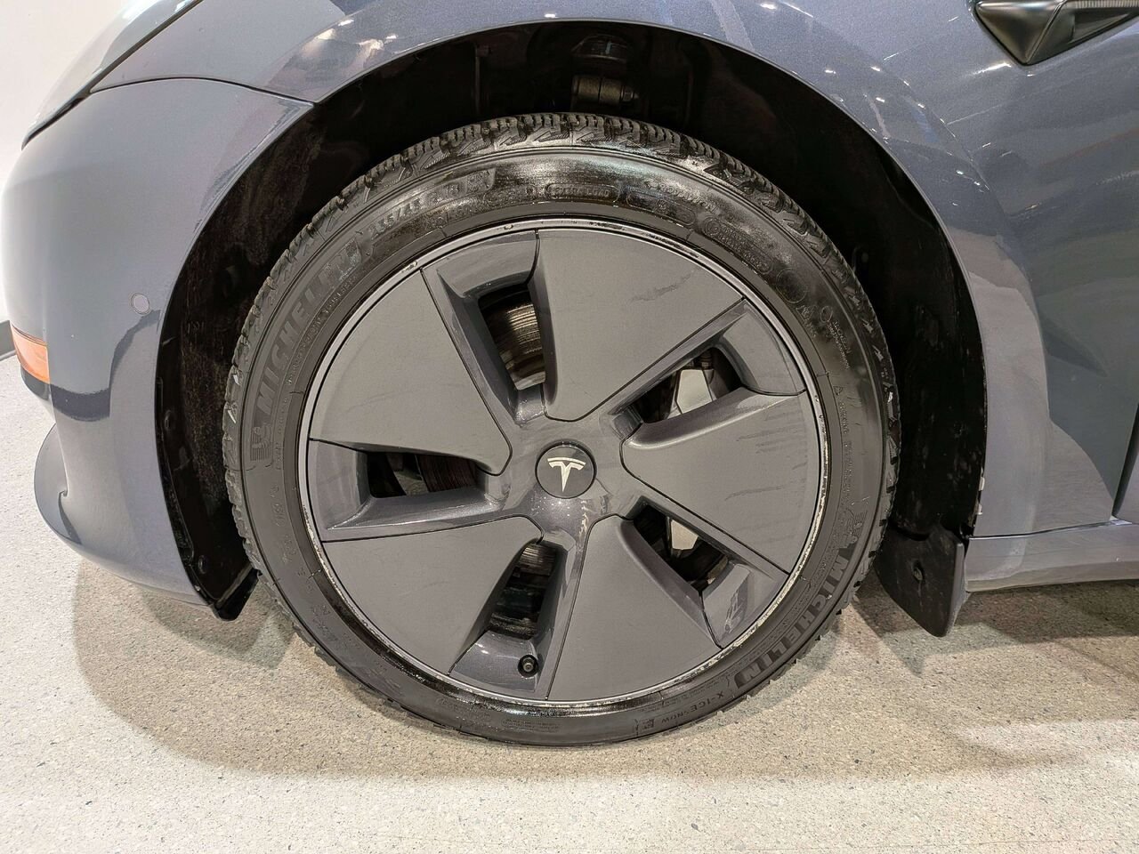Tesla Model 3 Standard Range RWD *Ltd Avail* 2022 Gris Mirabel - photo #32