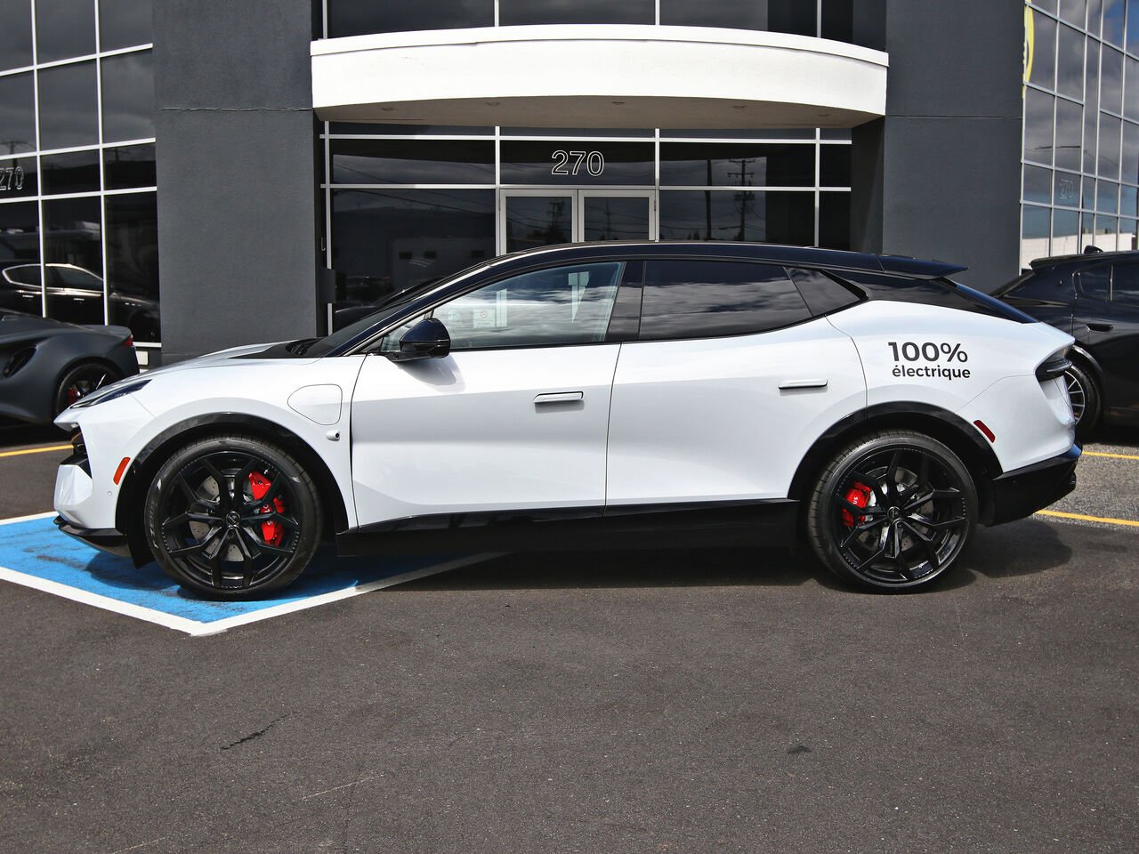 Lotus Eletre 2026 Argent Québec - photo #5