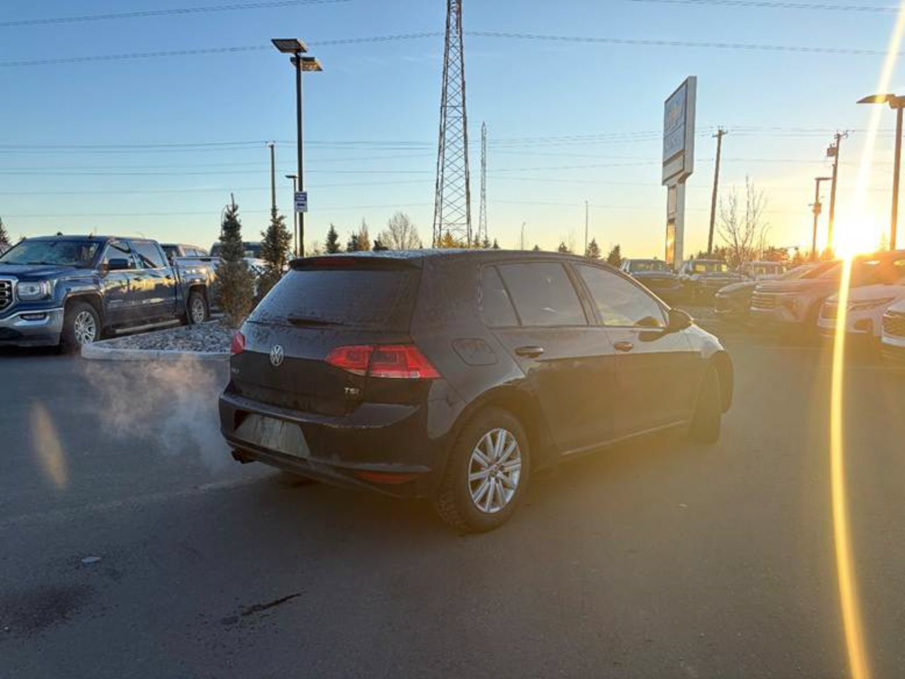 2016 Volkswagen Golf 5dr HB Auto 1.8 TSI Trendline Black Sherwood Park - photo #4