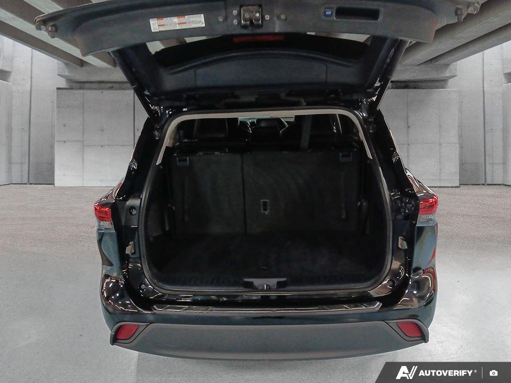 2021 Toyota Highlander 2602235A | XLE, well maintained local trade in. Black Edmonton - photo #10