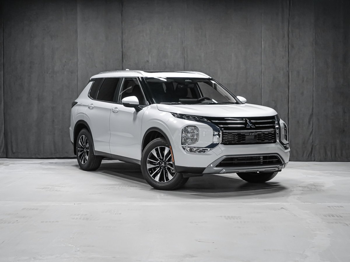 Mitsubishi Outlander LE 2026 Blanc diamant Montréal - photo #1