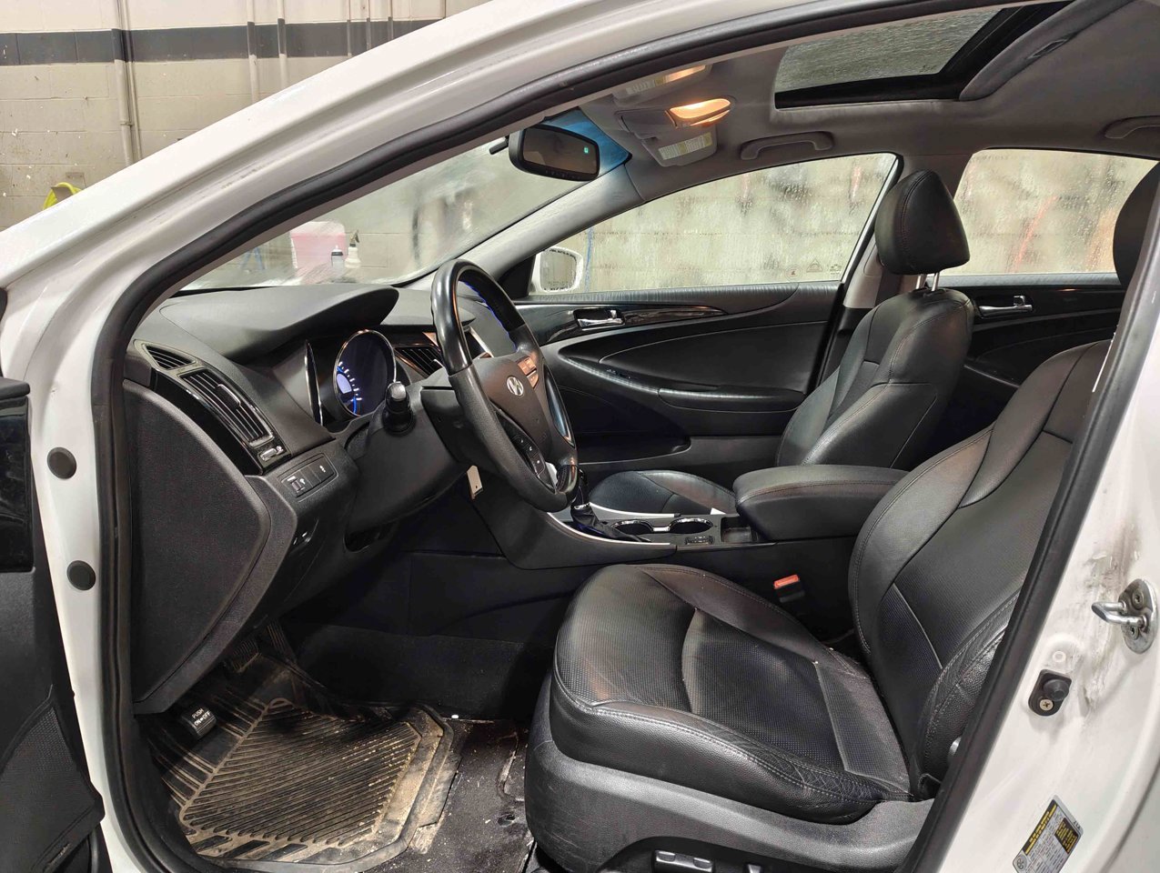 2011 Hyundai Sonata 4dr Sdn 2.4L Auto Limited Glacier White Pearl Sherwood Park - photo #7