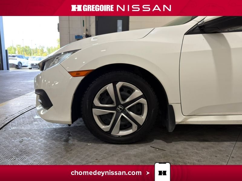 2017 Honda Civic White Laval - photo #11