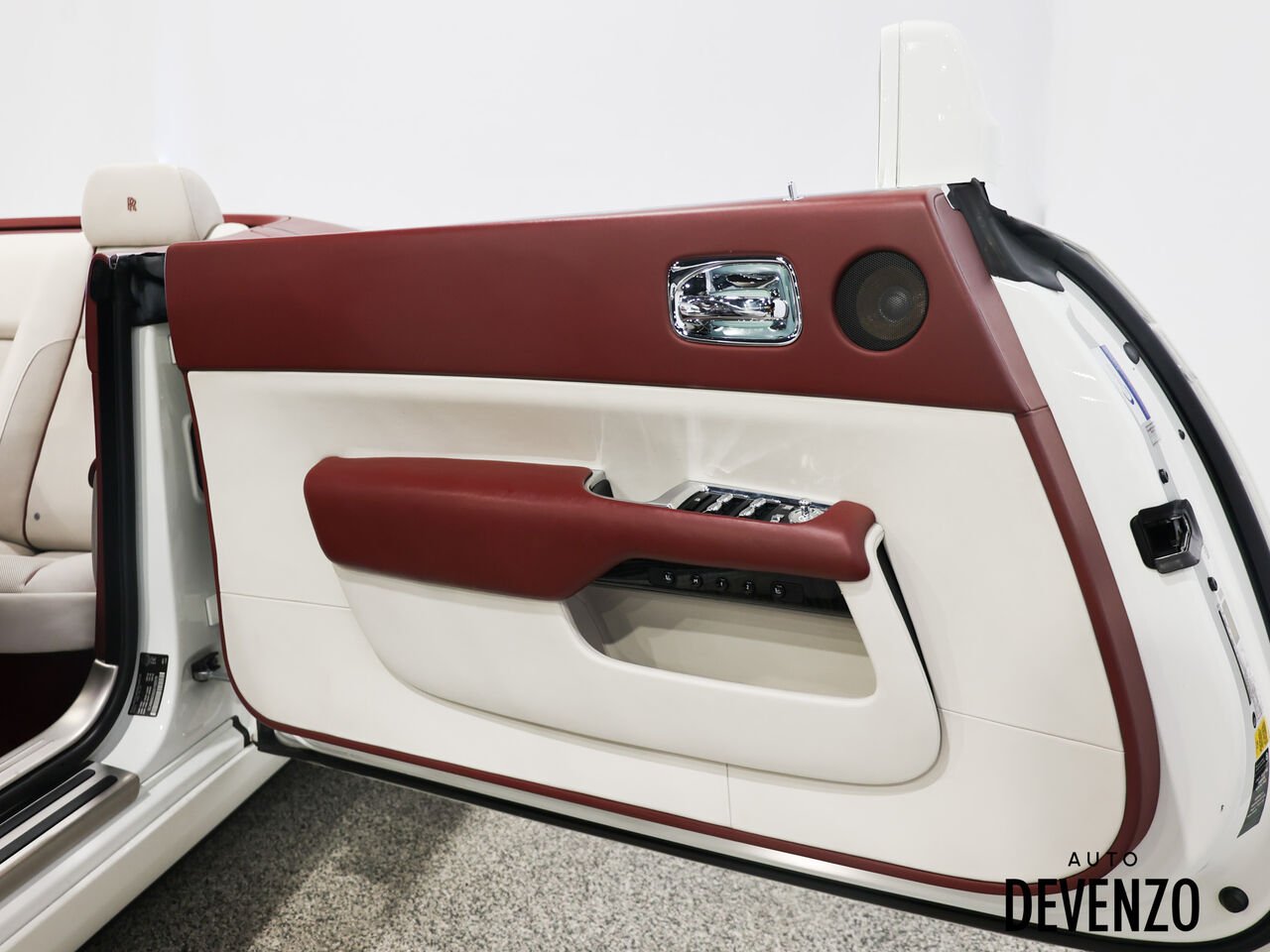 2016 Rolls-Royce Dawn White Saint-Eustache - photo #11