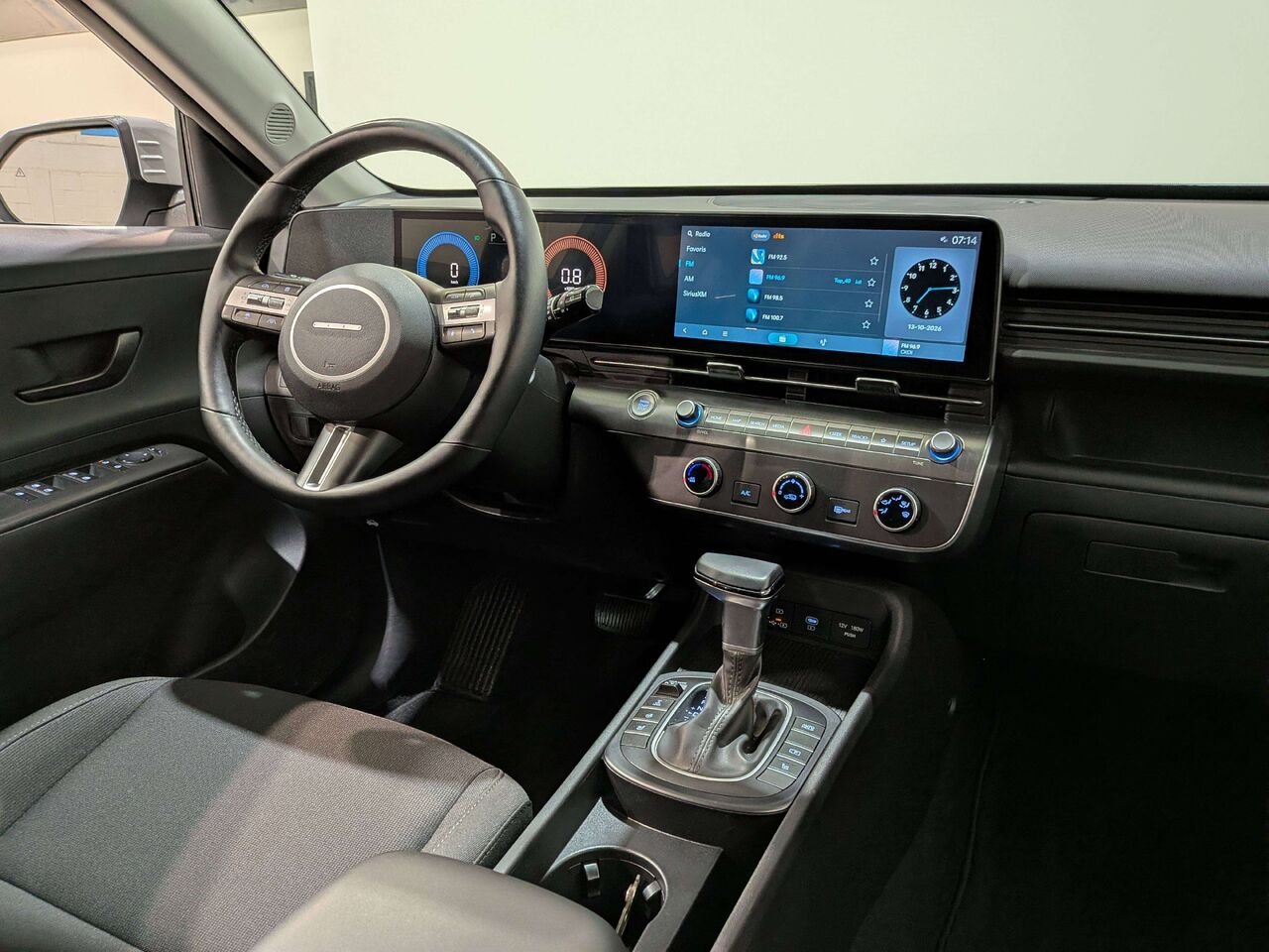 2025 Hyundai Kona 2.0L Preferred AWD Grey Val-David - photo #17