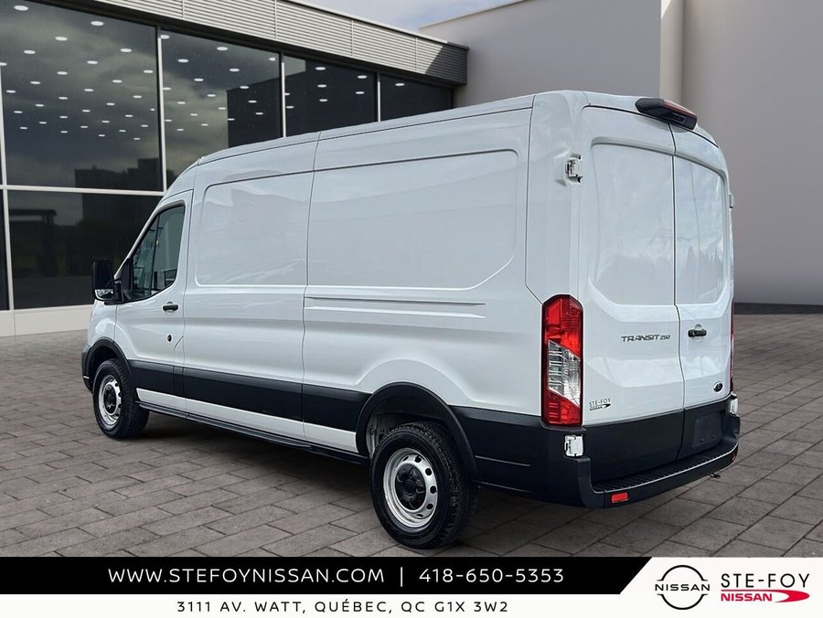 2025 Ford Transit fourgon utilitaire TOIT MOYEN T-250 PA toit moyen 148 po PNBV de 9 070 lb White