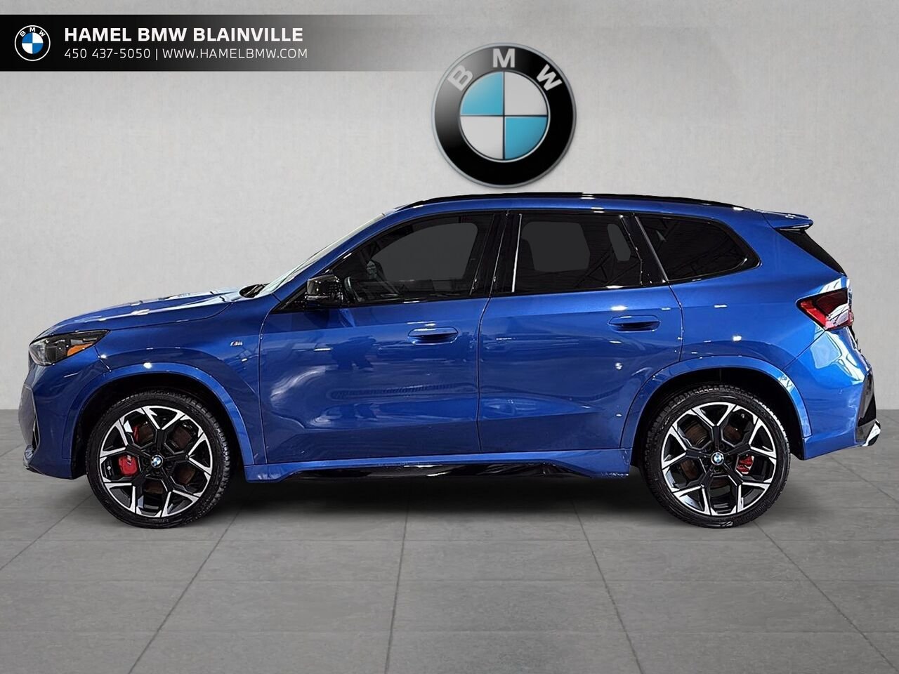2025 BMW X1 M35i xDrive véhicule d'activités sportives Blue Blainville - photo #4