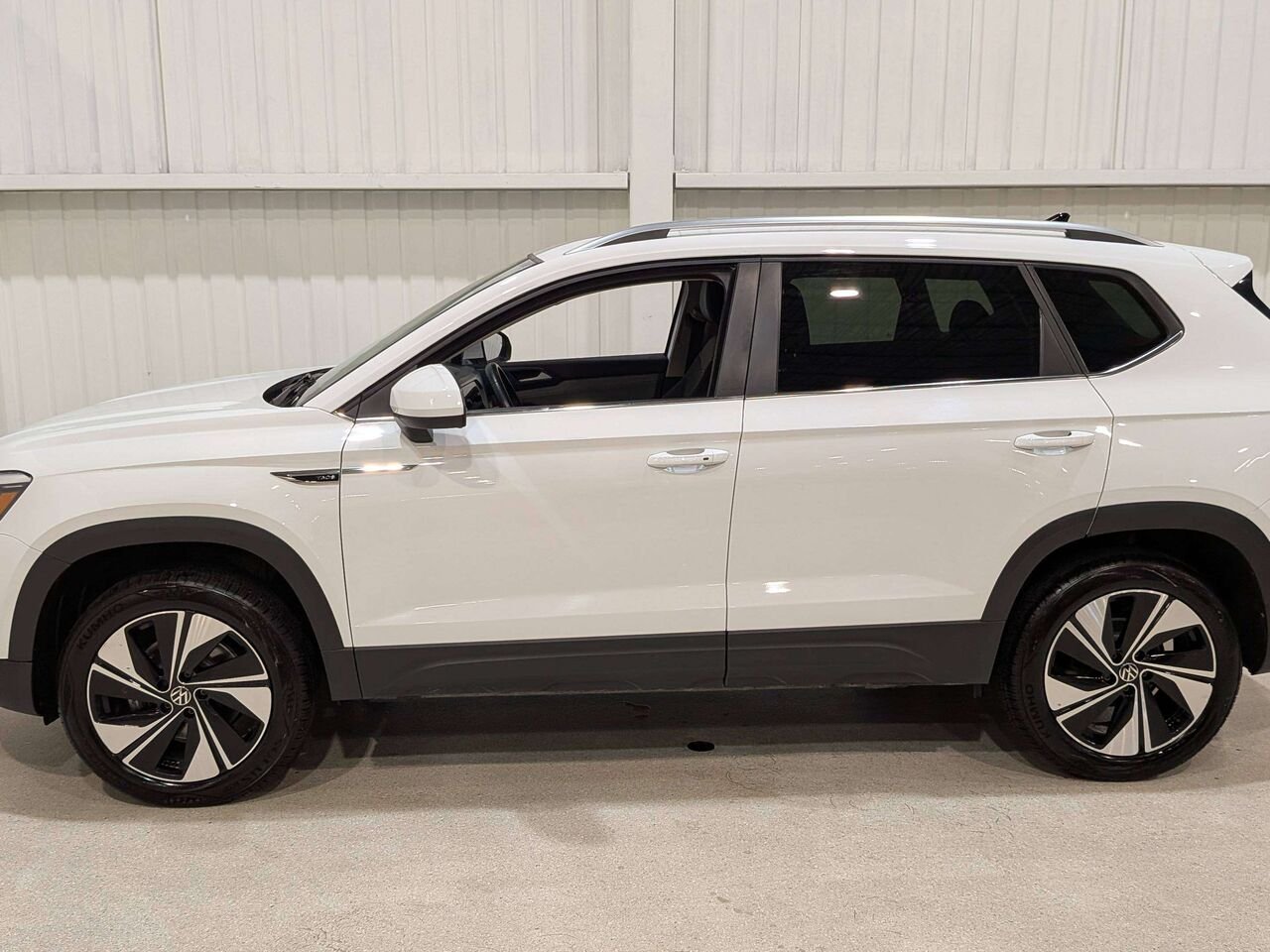 2024 Volkswagen Taos Comfortline 4MOTION White Val-David - photo #4