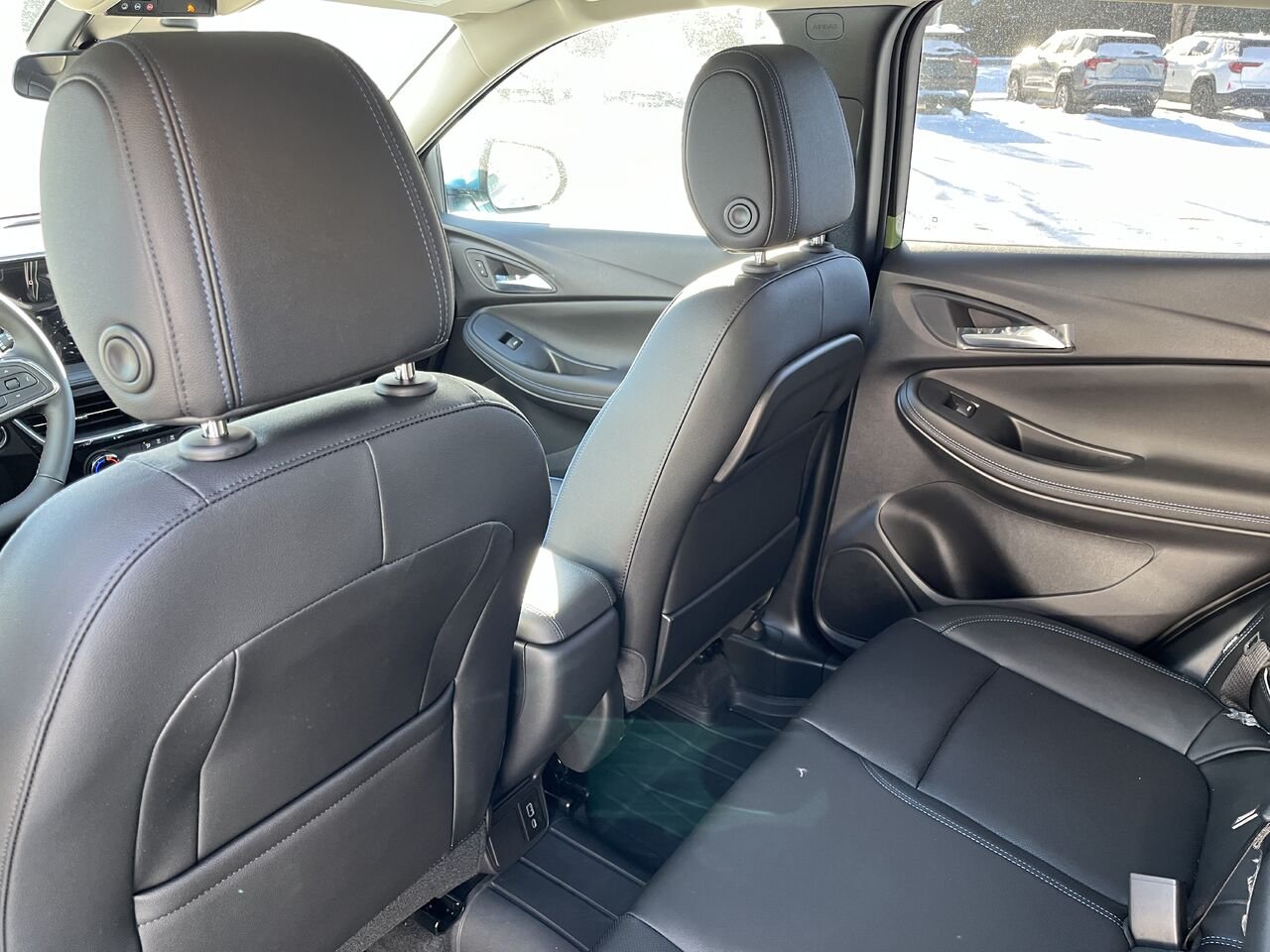 2026 BUICK Encore GX Tourisme sport 4 portes TI Aquamarine Blue Metallic Montmagny - photo #7