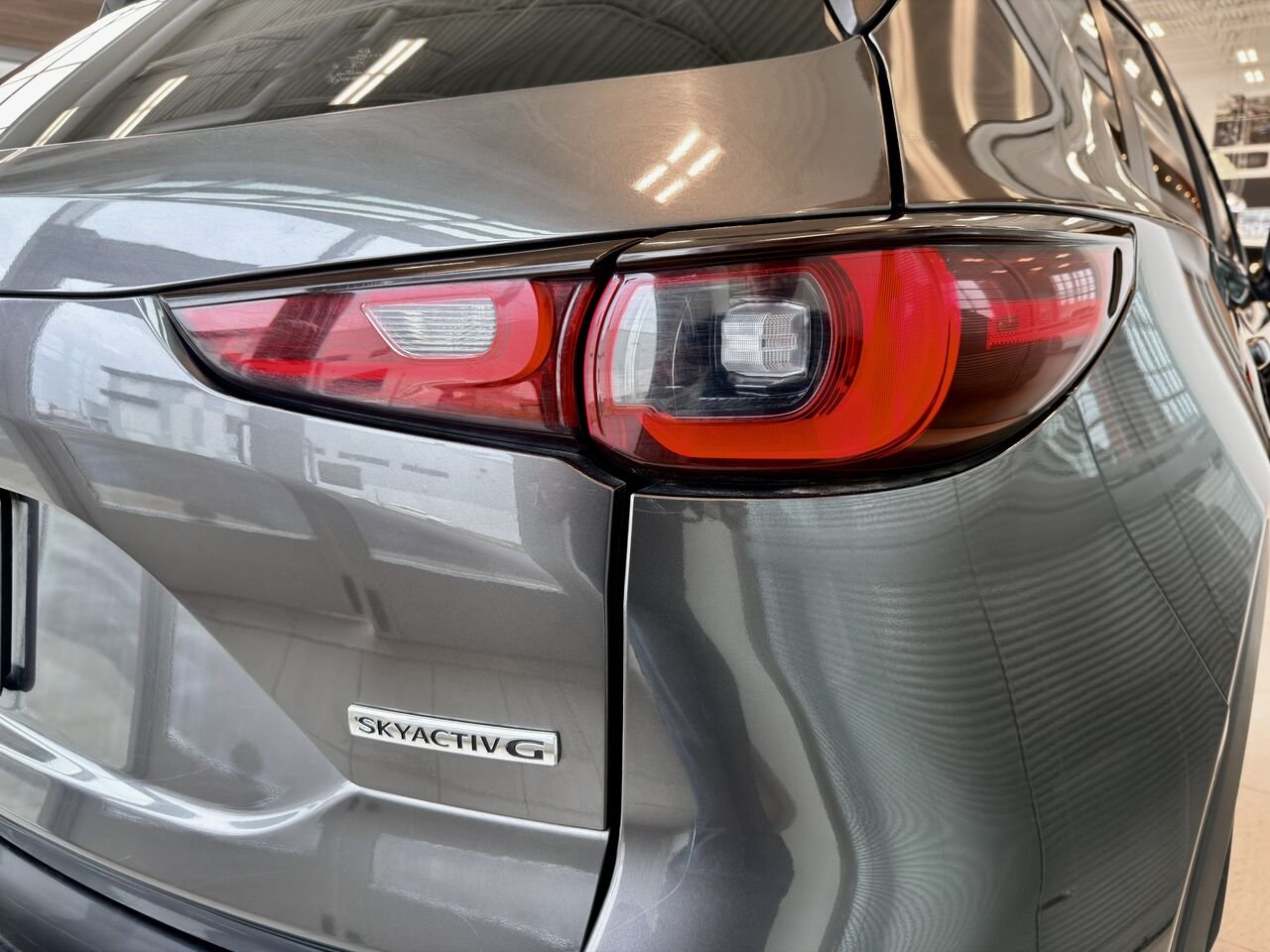 2022 Mazda CX-5 Grey Notre-Dame-des-Prairies - photo #8