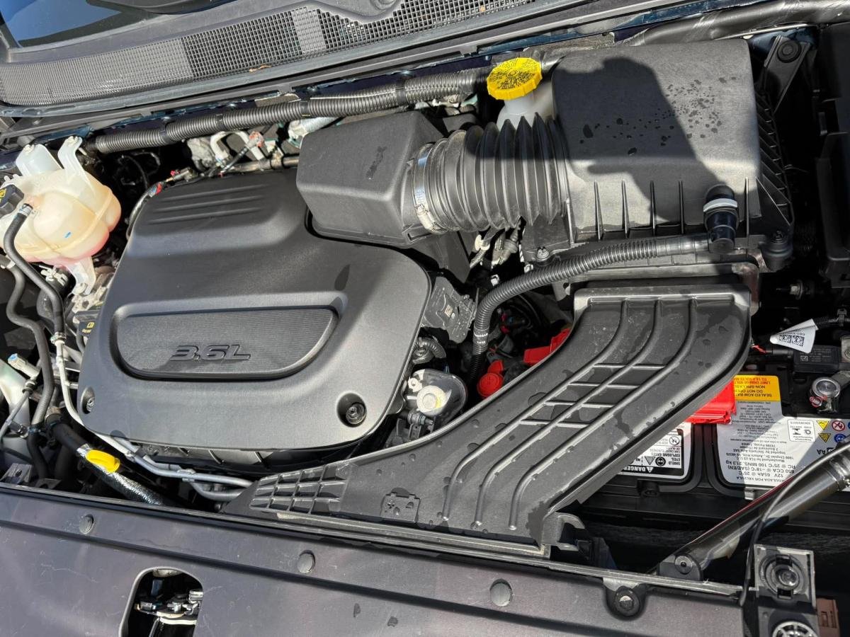 2025 Chrysler Pacifica Blue  - photo #10