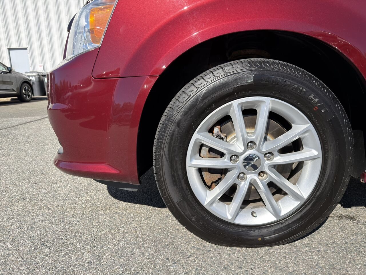 2019 Dodge Grand Caravan Red Thetford Mines - photo #8