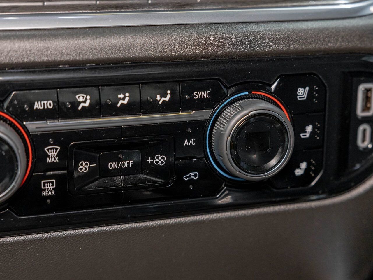 2023 Chevrolet Silverado 1500 LTZ Z71 CREW 4X4 V8 *NAV* CUIR SIÈGES VENTIL BOSE Black Saint-Jérôme - photo #25