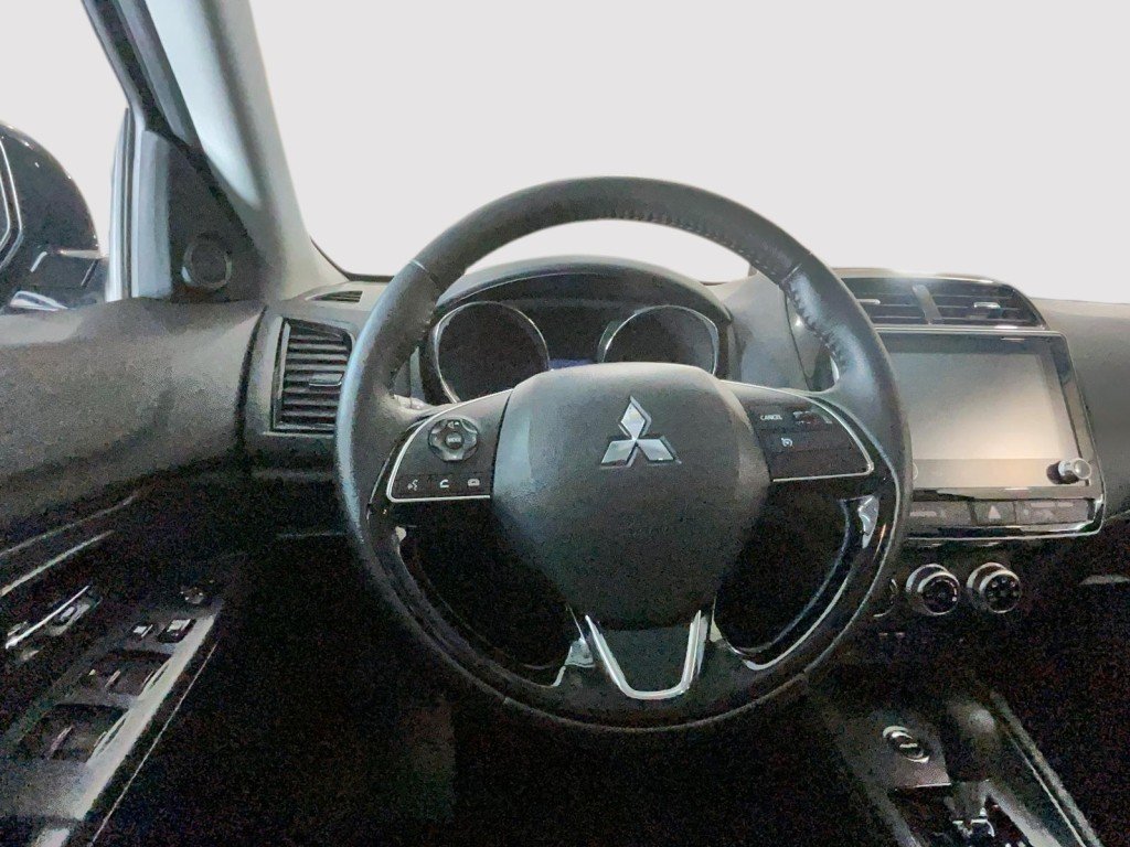 2023 Mitsubishi RVR Black Mont-Laurier - photo #13