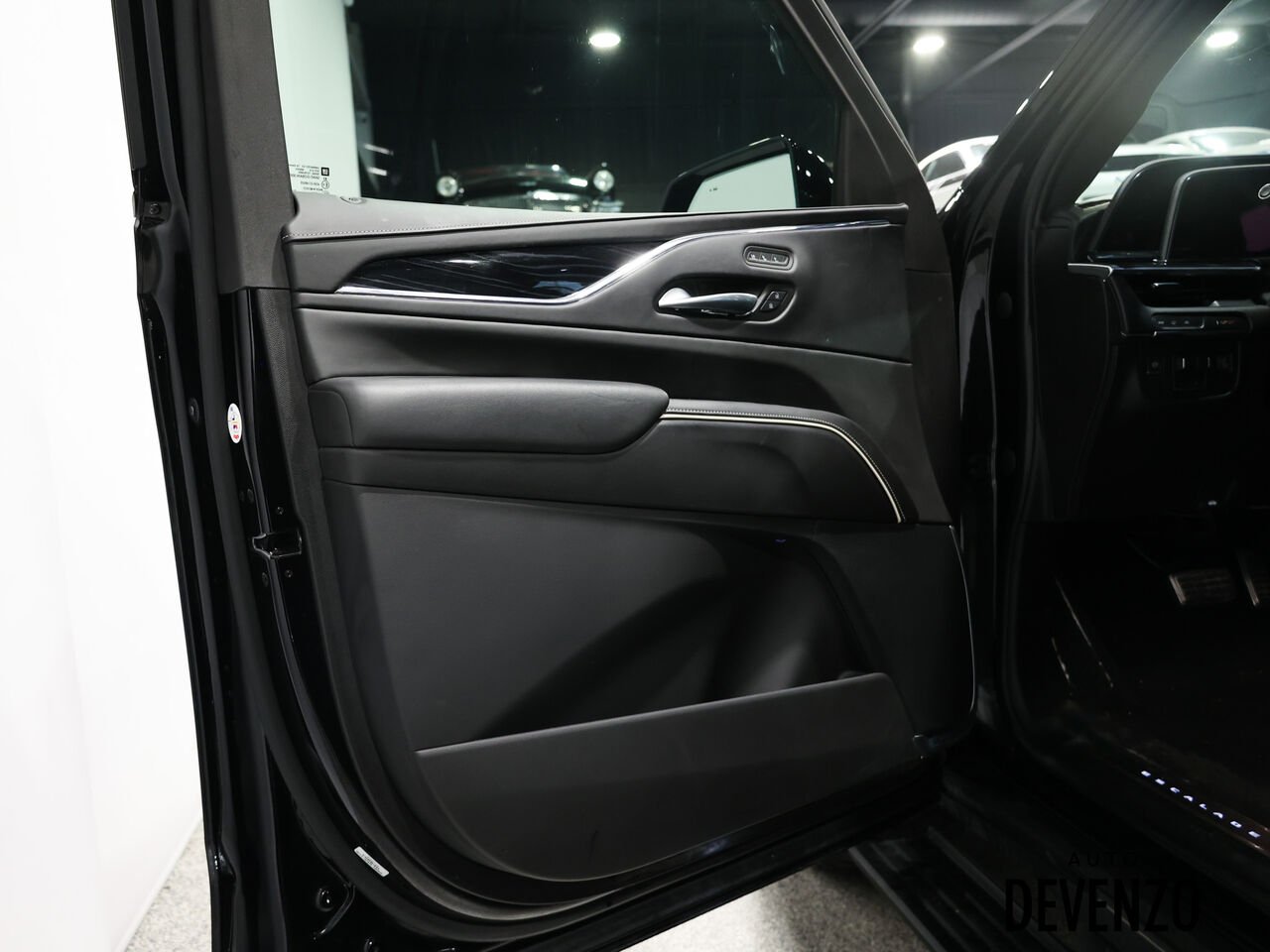 Cadillac Escalade ESV 2023 Noir Saint-Eustache - photo #11