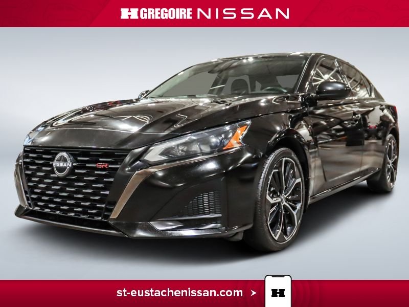 Nissan Altima SR AWD CUIR TOIT OUVRANT SIEGES CHAUFFANT APPLE CARPLAY 2023 Noir