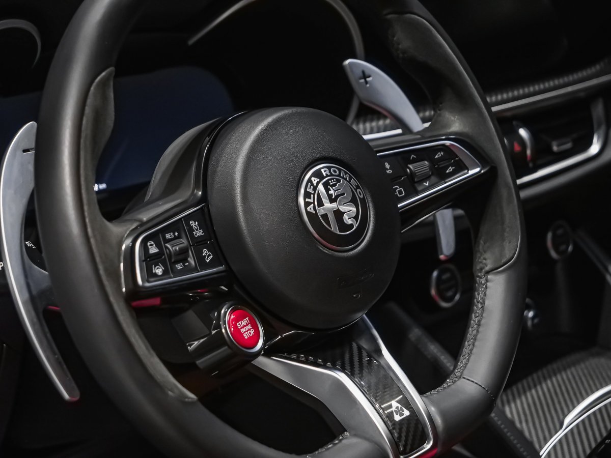 Alfa Romeo Stelvio QUADRIFOGLIO CARBONE 2024 Noir Montréal - photo #16