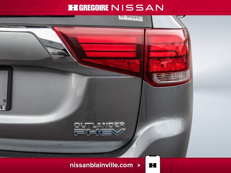 Mitsubishi Outlander PHEV 2018 Argent Laval - photo #25