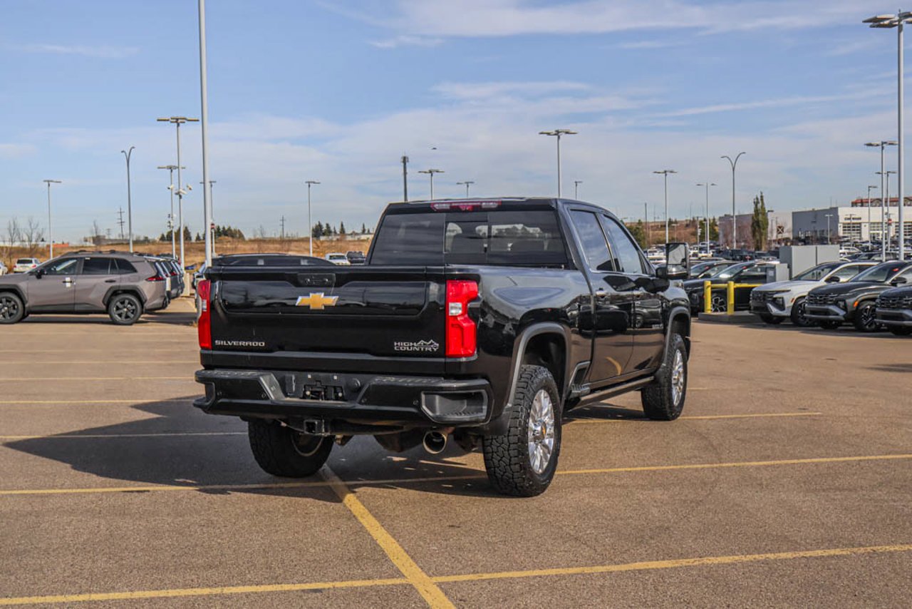 2022 Chevrolet Silverado 3500HD 4WD Crew Cab 159 High Country Black Sherwood Park - photo #8