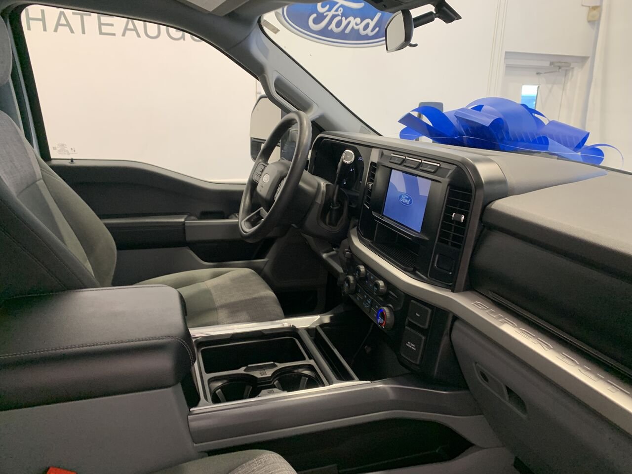 Ford Super Duty F-250 SRW XLT F250 XLT, 4X4, DIESEL, PRET A TRAVAILLER 2024 Blanc Châteauguay - photo #24