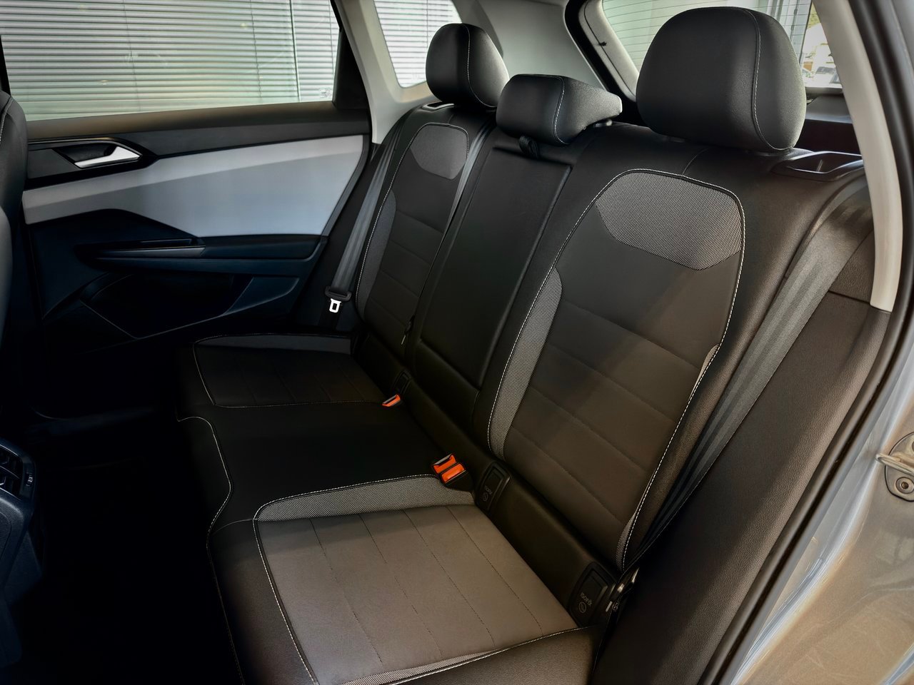 2023 Volkswagen Taos Blue Notre-Dame-des-Prairies - photo #17