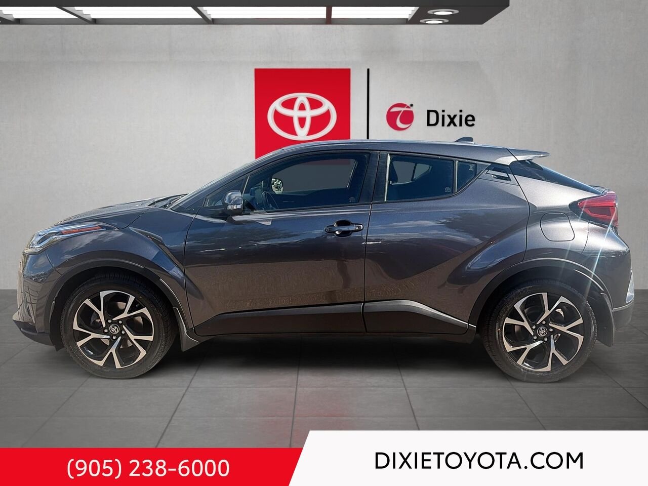 2021 Toyota C-HR XLE PREMIUM FWD / HEATED SEATS / BACK UP CAMERA / ALLOY WHEELS / CARPLAY AND ANDROID AUTO Grey Mississauga - photo #5