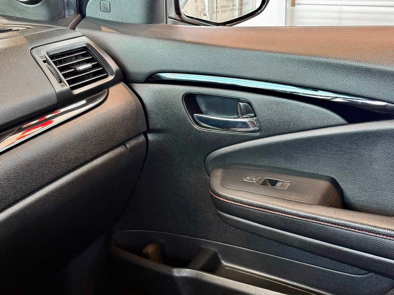 2022 Honda Pilot White Notre-Dame-des-Prairies - photo #30