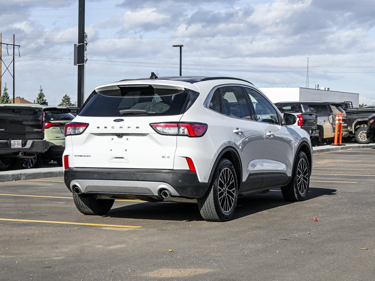 2022 Ford Escape Titanium Plug-In Hybrid FWD White Sherwood Park - photo #12