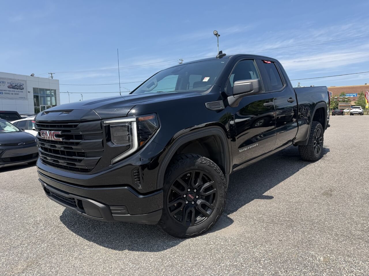 GMC SIERRA K1500 Pro cabine double 4RM 147 po 2023 Noir Gatineau - photo #0