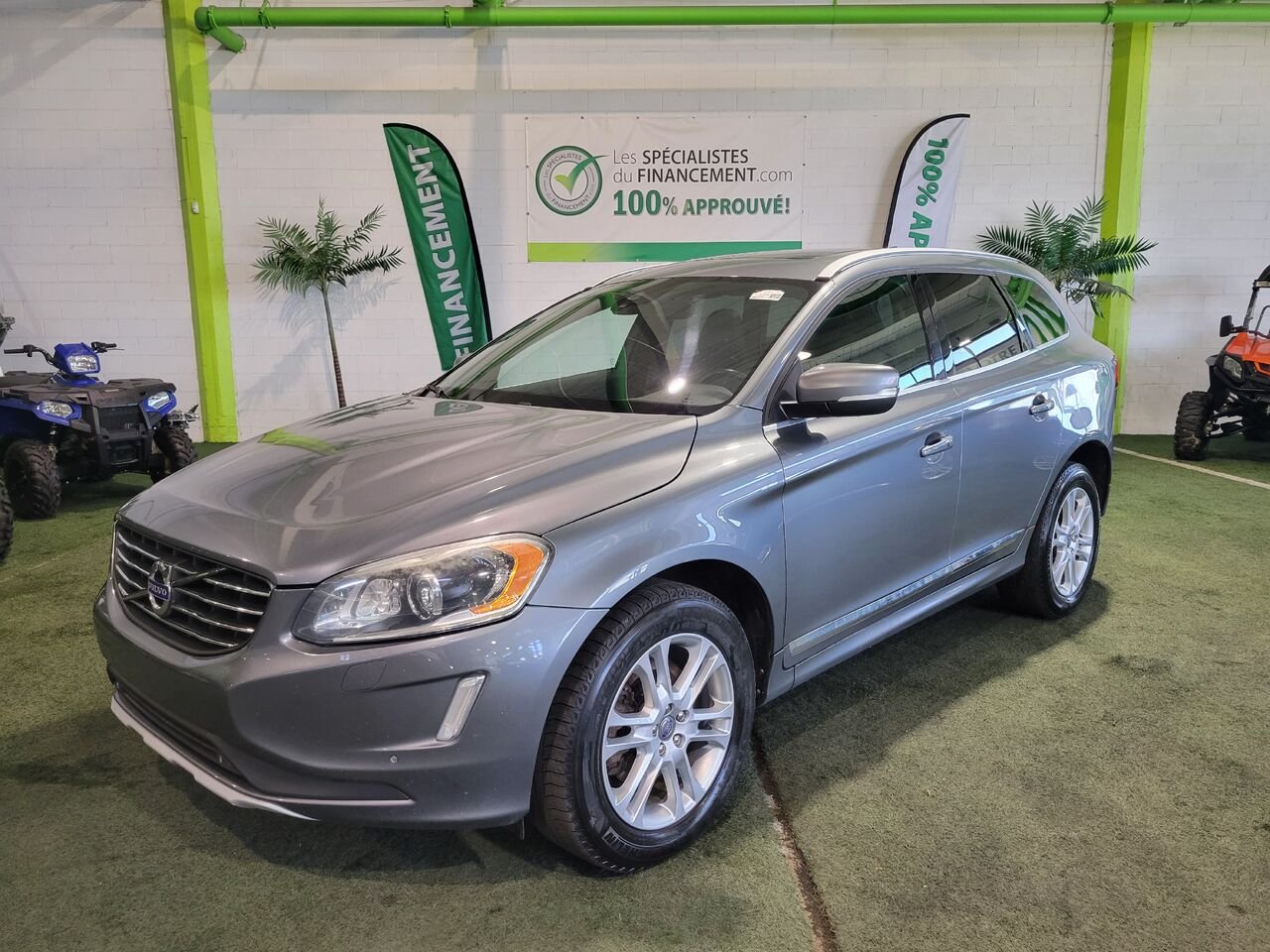 2017 Volvo XC60 Grey  - photo #1