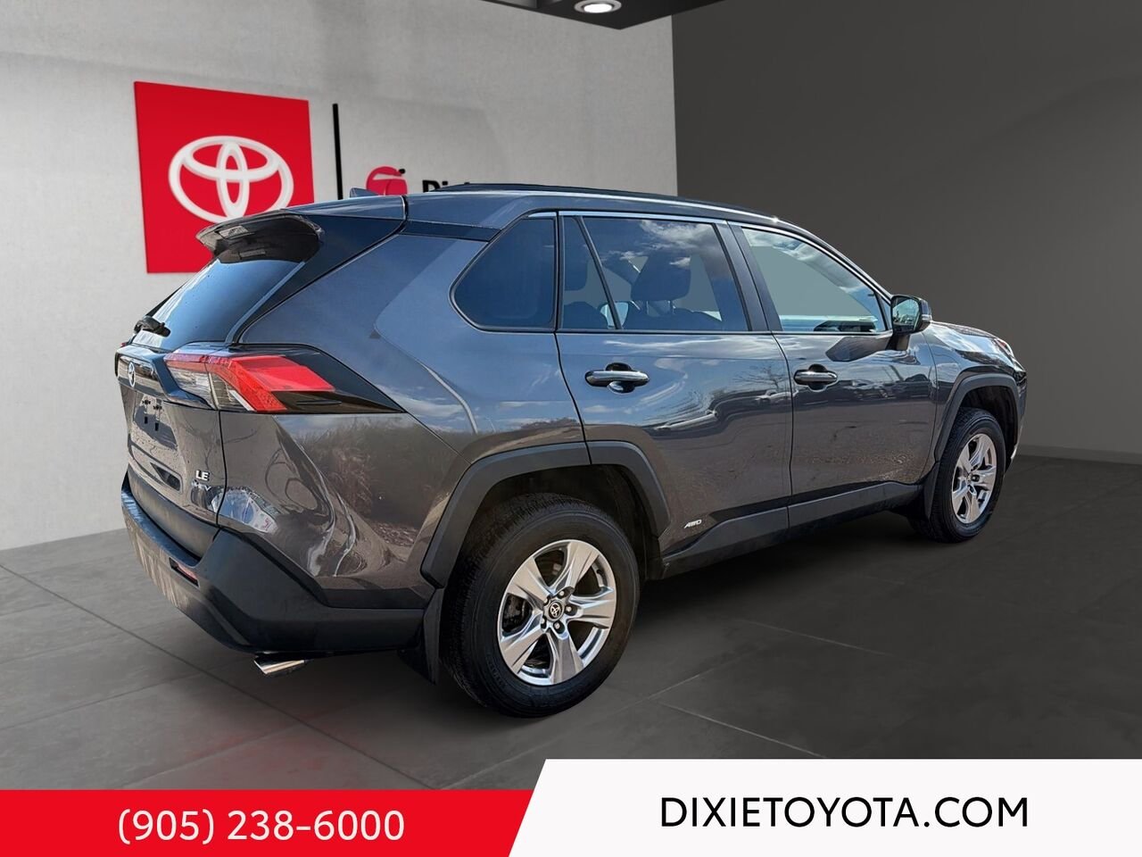 2025 Toyota RAV4 HYBRID LE AWD / HEATED SEATS / TOYOTA SAFETY SENSE / CARPLAY AND ANDROID AUTO Grey Mississauga - photo #3