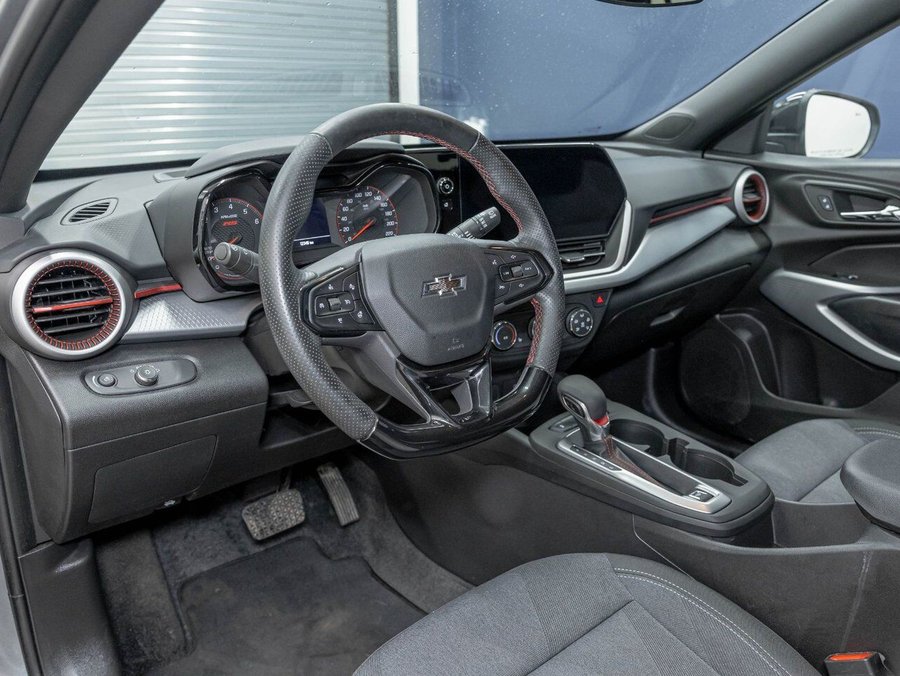 Chevrolet Trax 1RS *SIÈGES / VOLANT CHAUF* CARPLAY BLUETOOTH WIFI 2025 Gris