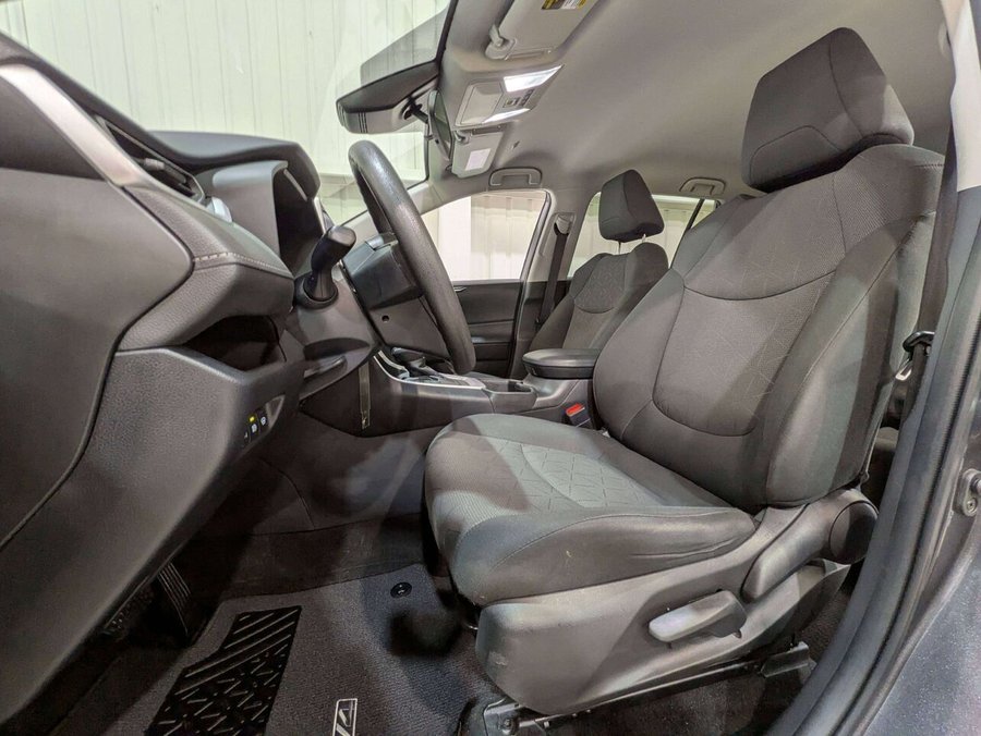 Toyota RAV4 LE AWD 2024 Gris