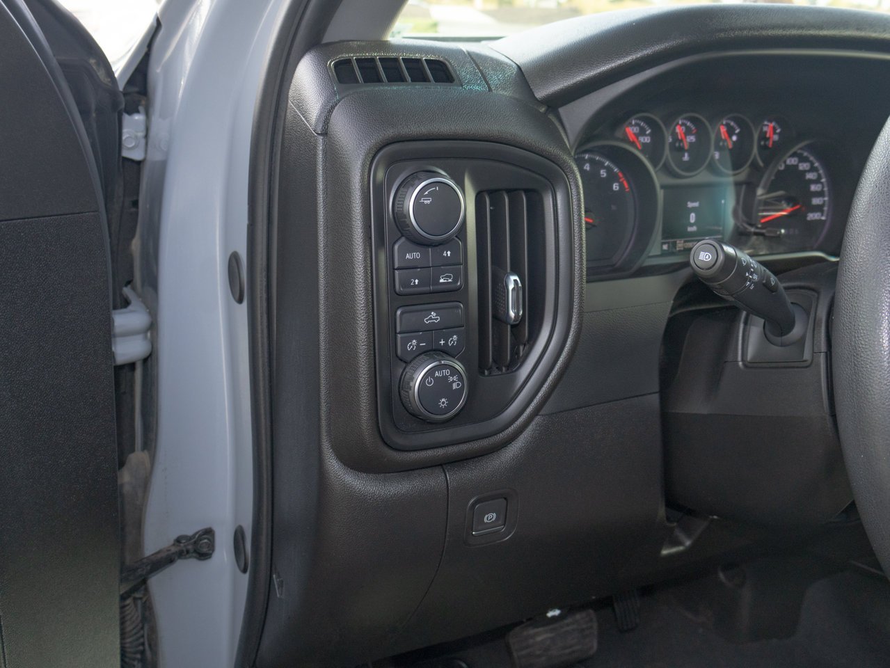2024 Chevrolet Silverado 1500 4WD Crew Cab 147 Custom Grey Sherwood Park - photo #19