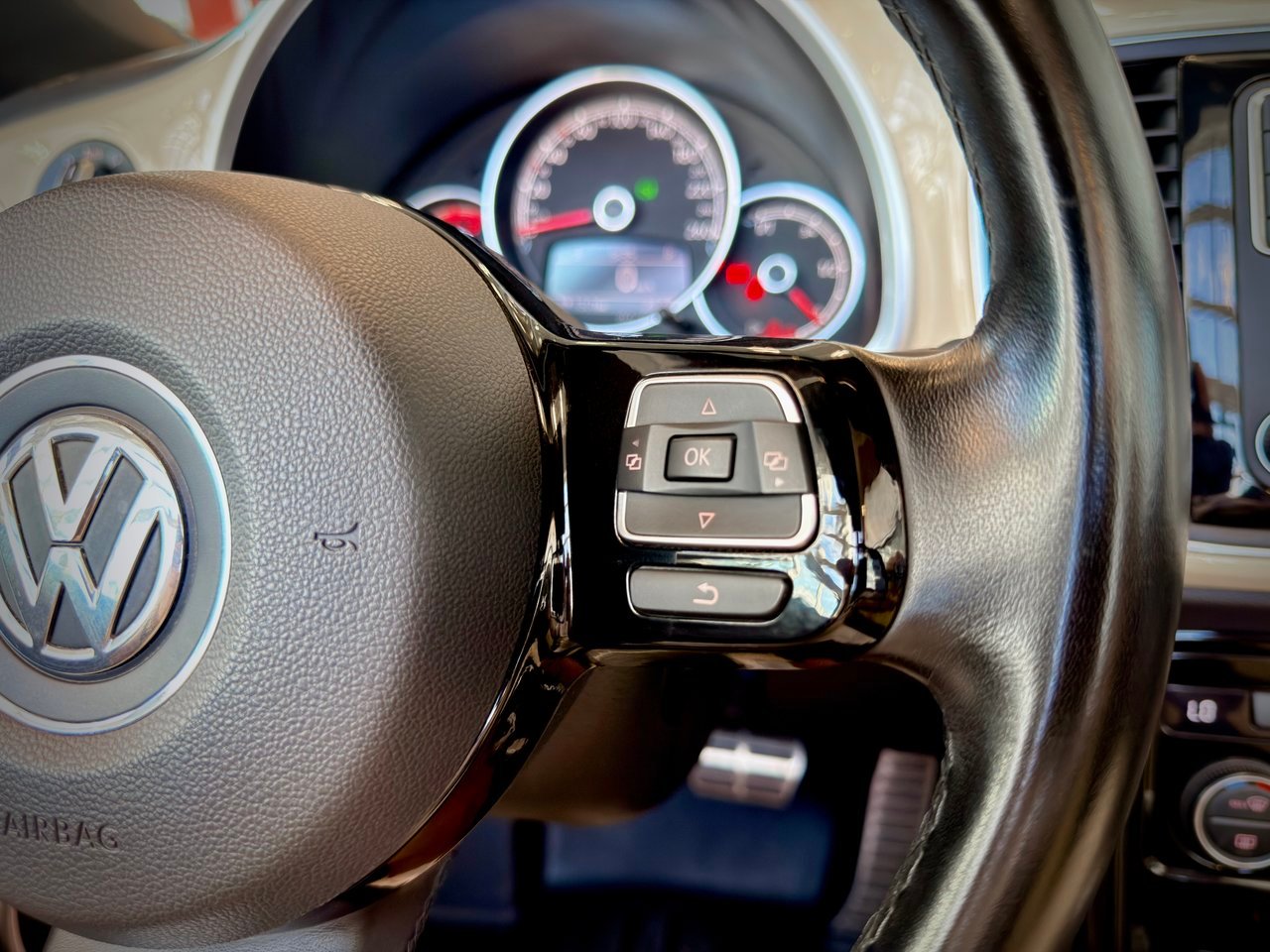 2019 Volkswagen Beetle Convertible Blue Notre-Dame-des-Prairies - photo #19