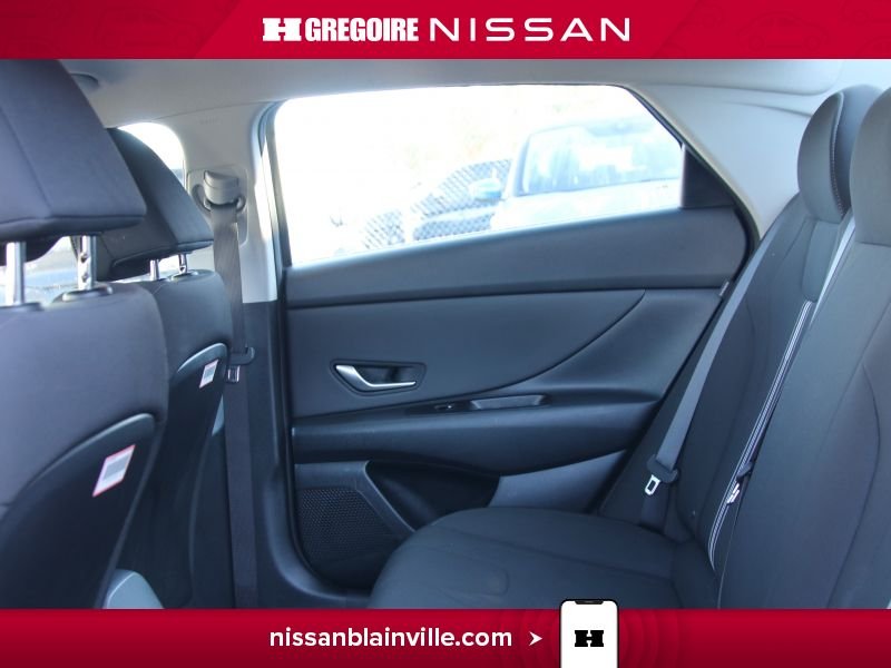 2025 Hyundai Elantra Grey Laval - photo #23