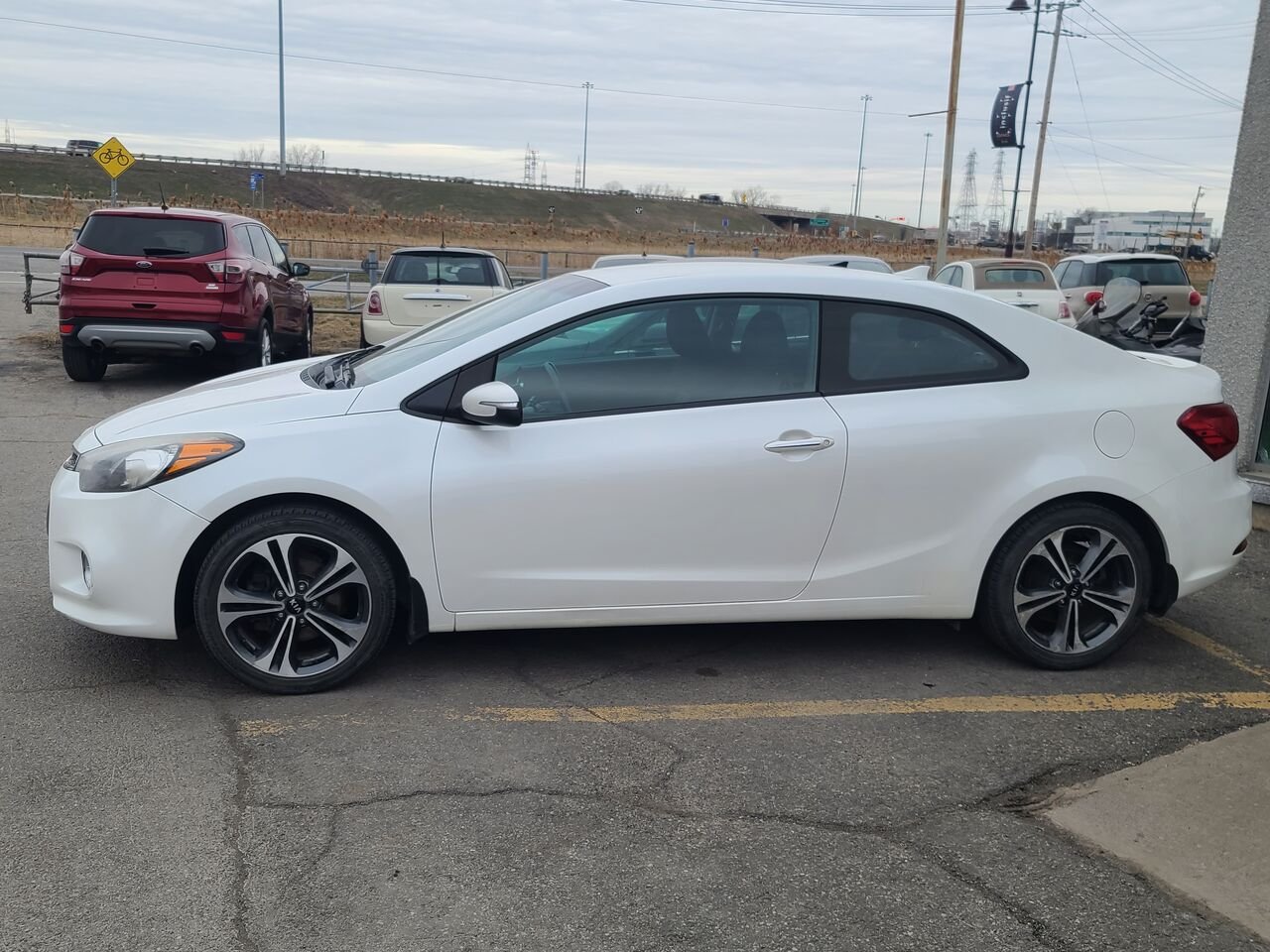 2014 Kia Forte Koup White  - photo #2