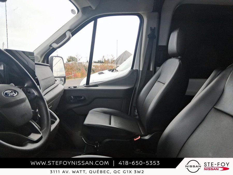 Ford Transit fourgon utilitaire TOIT HAUT T-250 PA toit surélevé 148 po PNBV de 9 070 lb 2026 Blanc