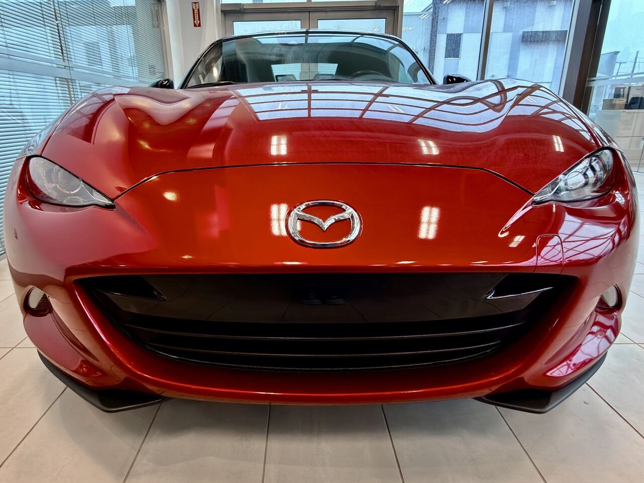 2023 Mazda MX-5 Black Notre-Dame-des-Prairies - photo #4