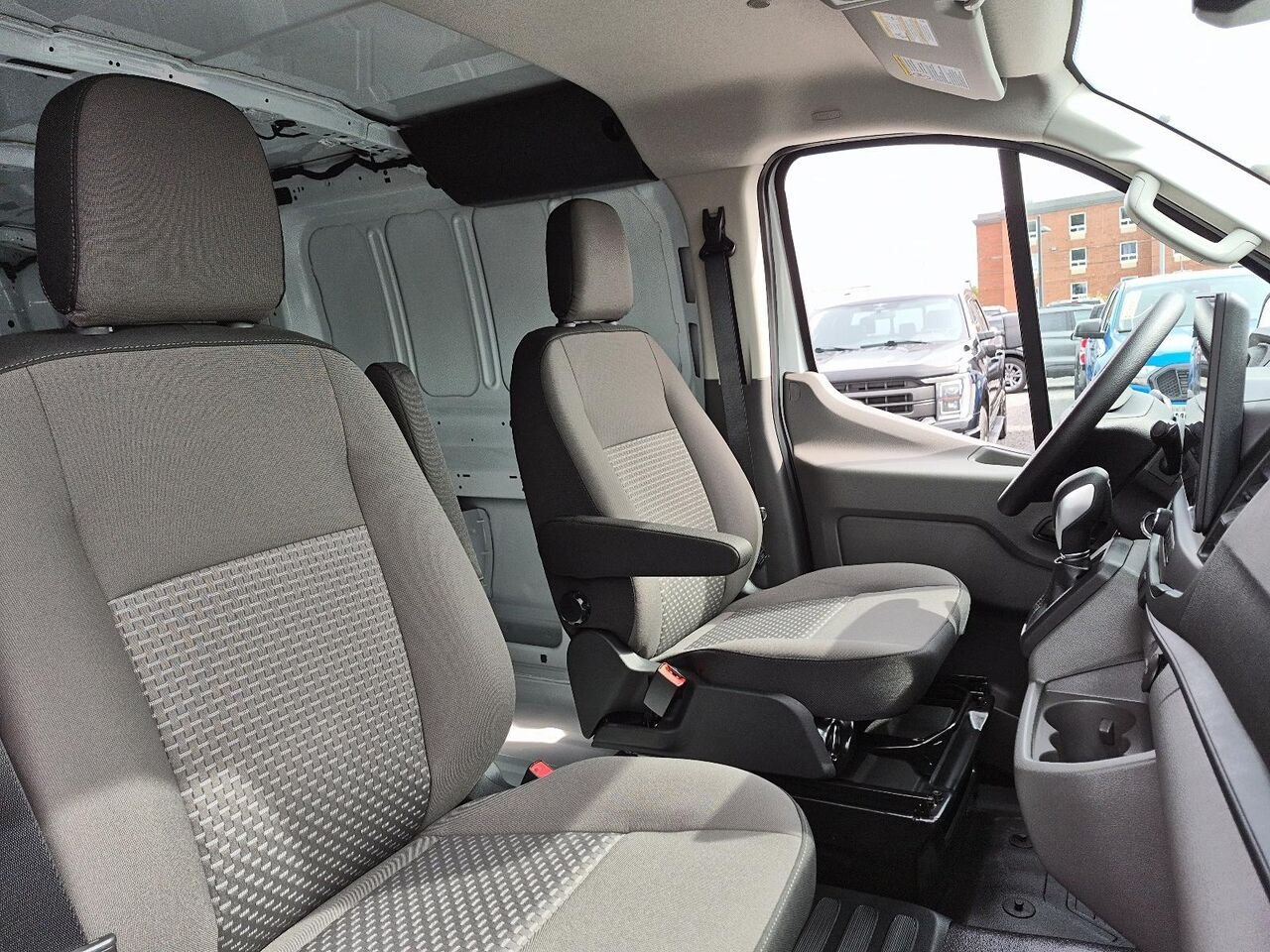 2027 Ford Transit Cargo Van Oxford White Saint-Jérôme - photo #6