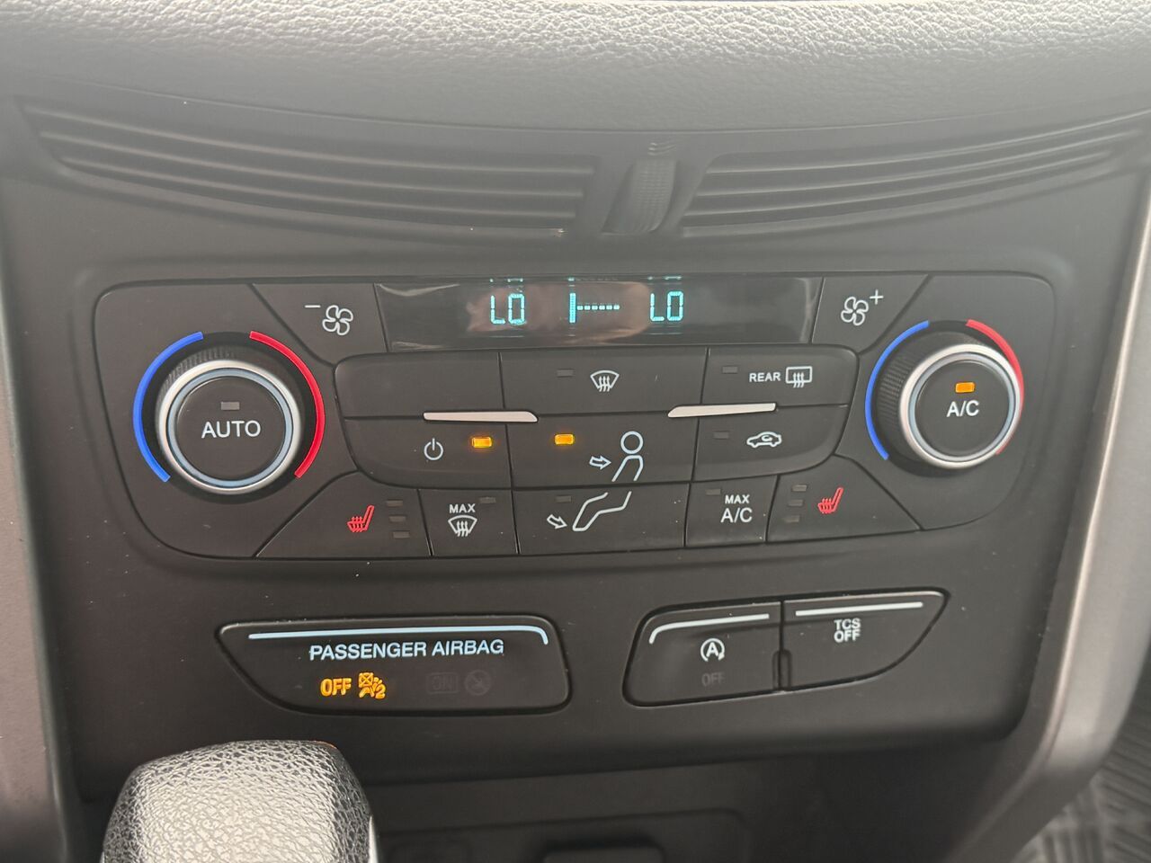 Photo 17 — Ford Escape 2018