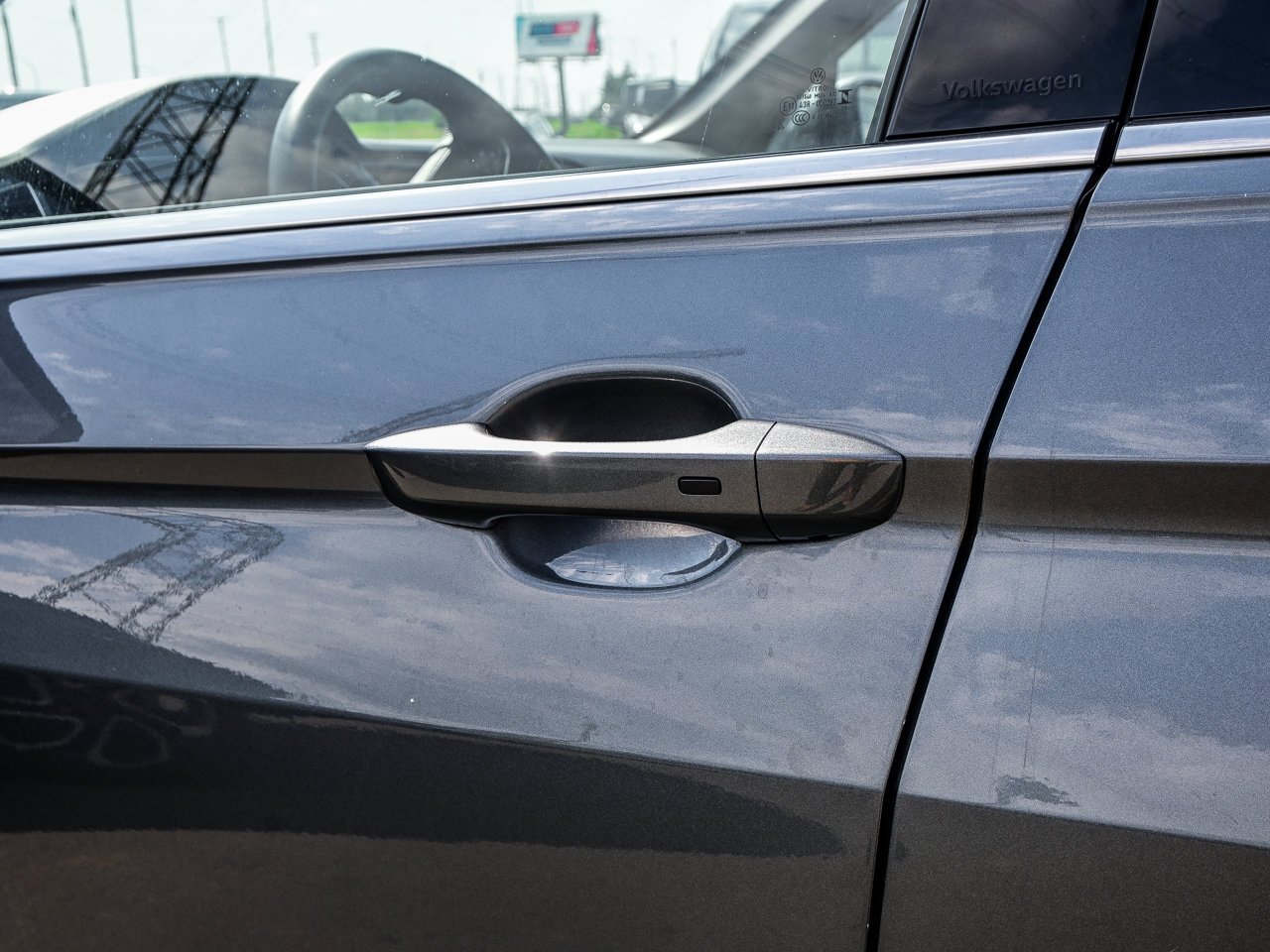 2024 Volkswagen Tiguan Highline R-Line 4MOTION Grey Sherwood Park - photo #7